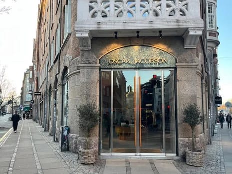 Tør afrensning ved indgangsparti Chr. D. IX Gade